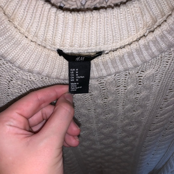H&M sweater - Picture 2 of 6